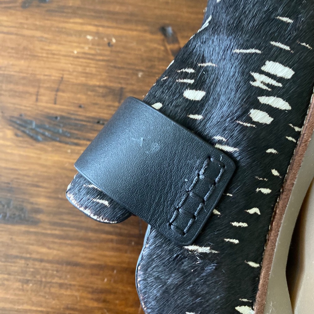 Sofft Billie Women Black White Cow Hair Spotted Buckle Strap Mules Clogs Size 6M - Picture 9 of 10